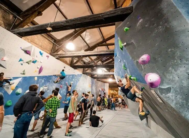 Les meilleures salles d'escalade pour enfants à Lille